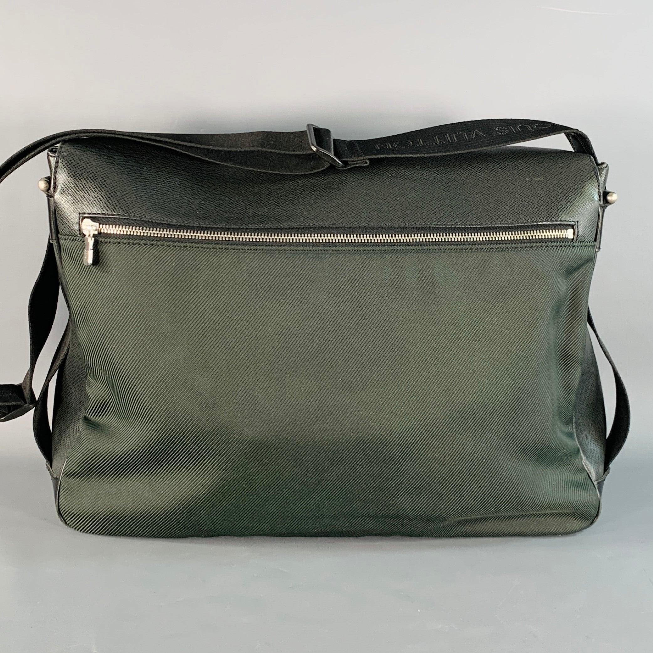 Men's LOUIS VUITTON Dersou Taiga Black Green Nylon Twill Leather Messenger Bag For Sale
