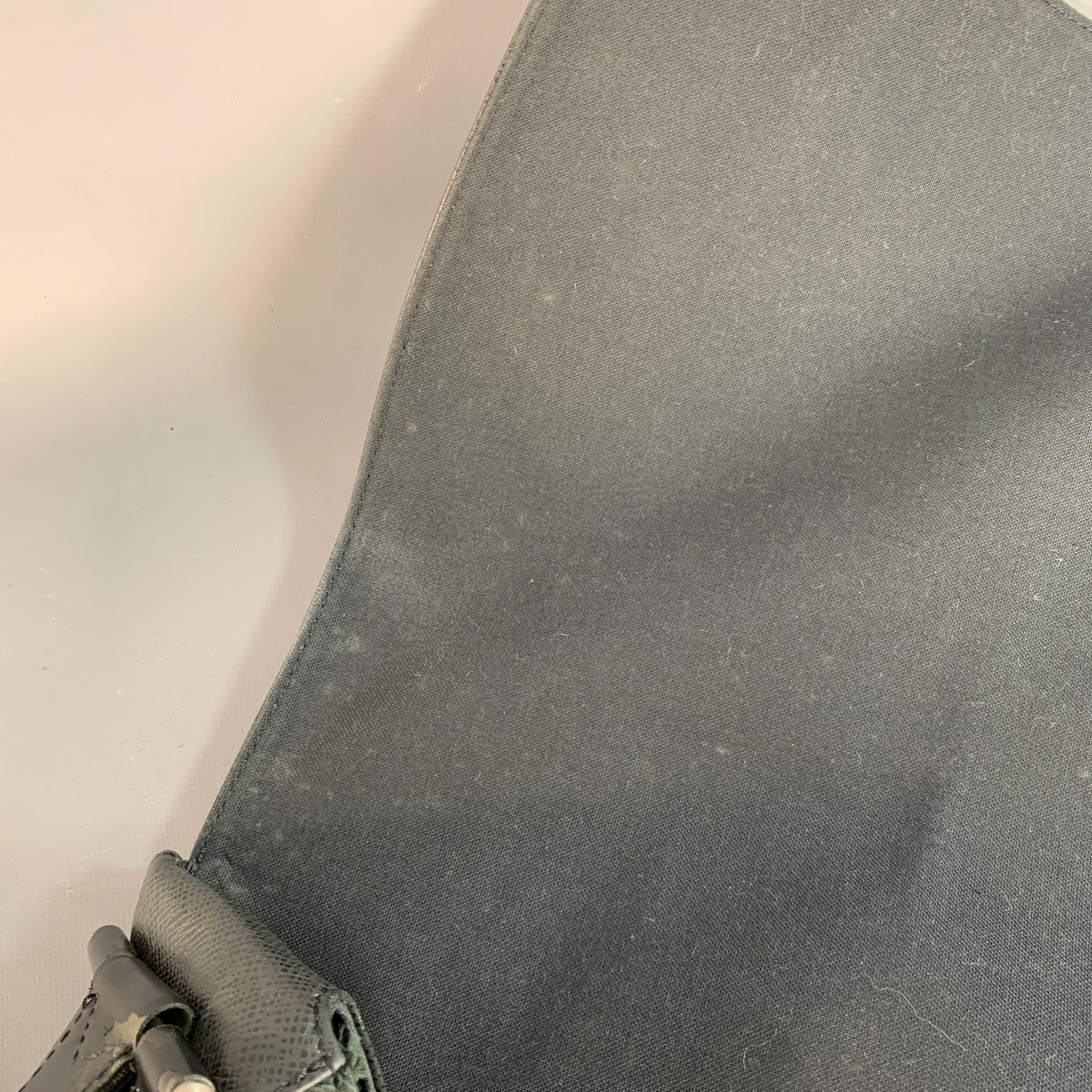 LOUIS VUITTON Dersou Taiga Black Green Nylon Twill Leather Messenger Bag For Sale 4