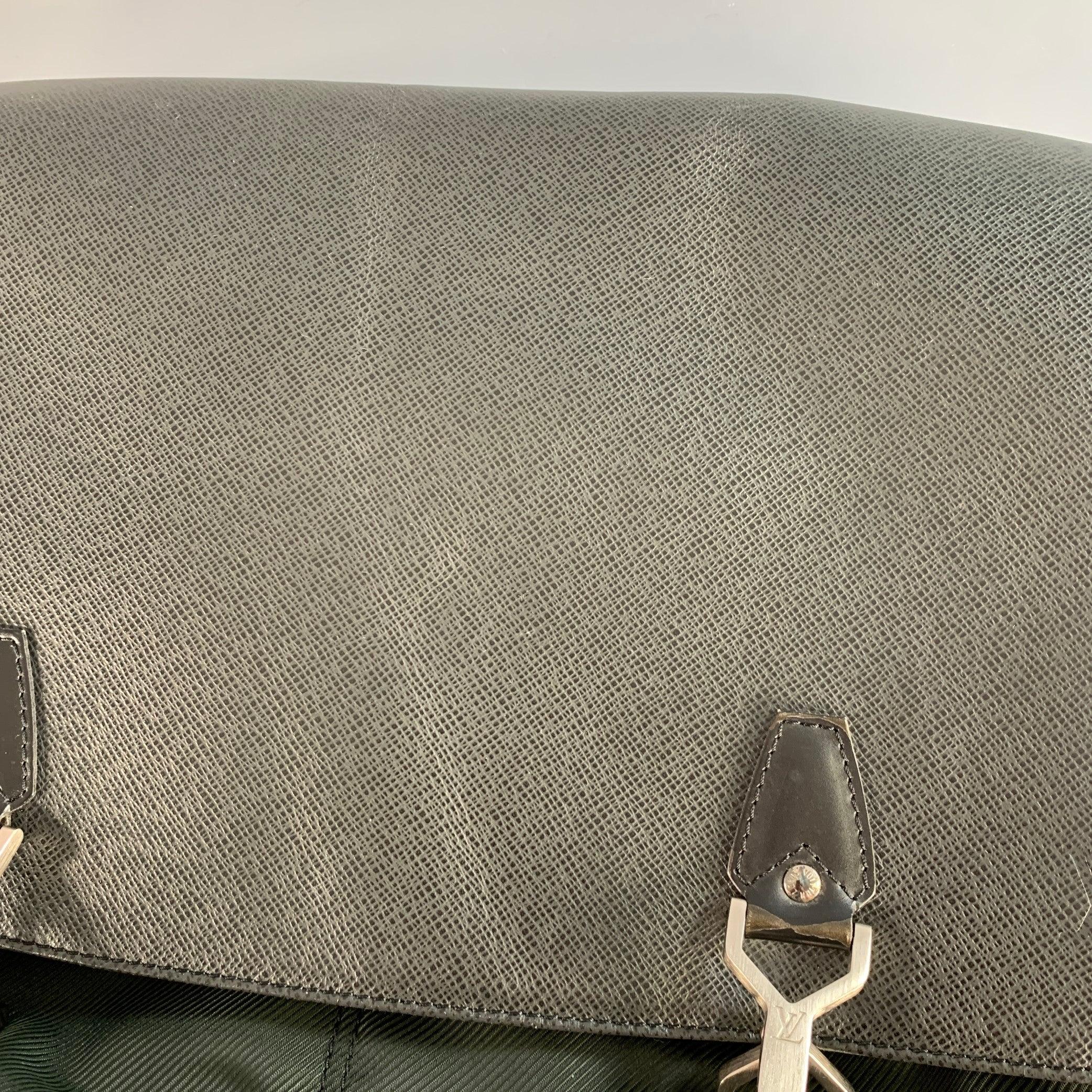 LOUIS VUITTON Dersou Taiga Black Green Nylon Twill Leather Messenger Bag For Sale 5