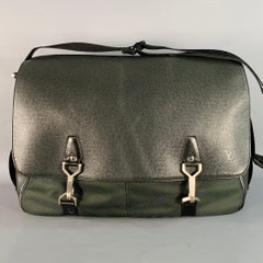 LOUIS VUITTON Dersou Taiga Schwarz Grün Nylon Twill Leder Messenger Bag
