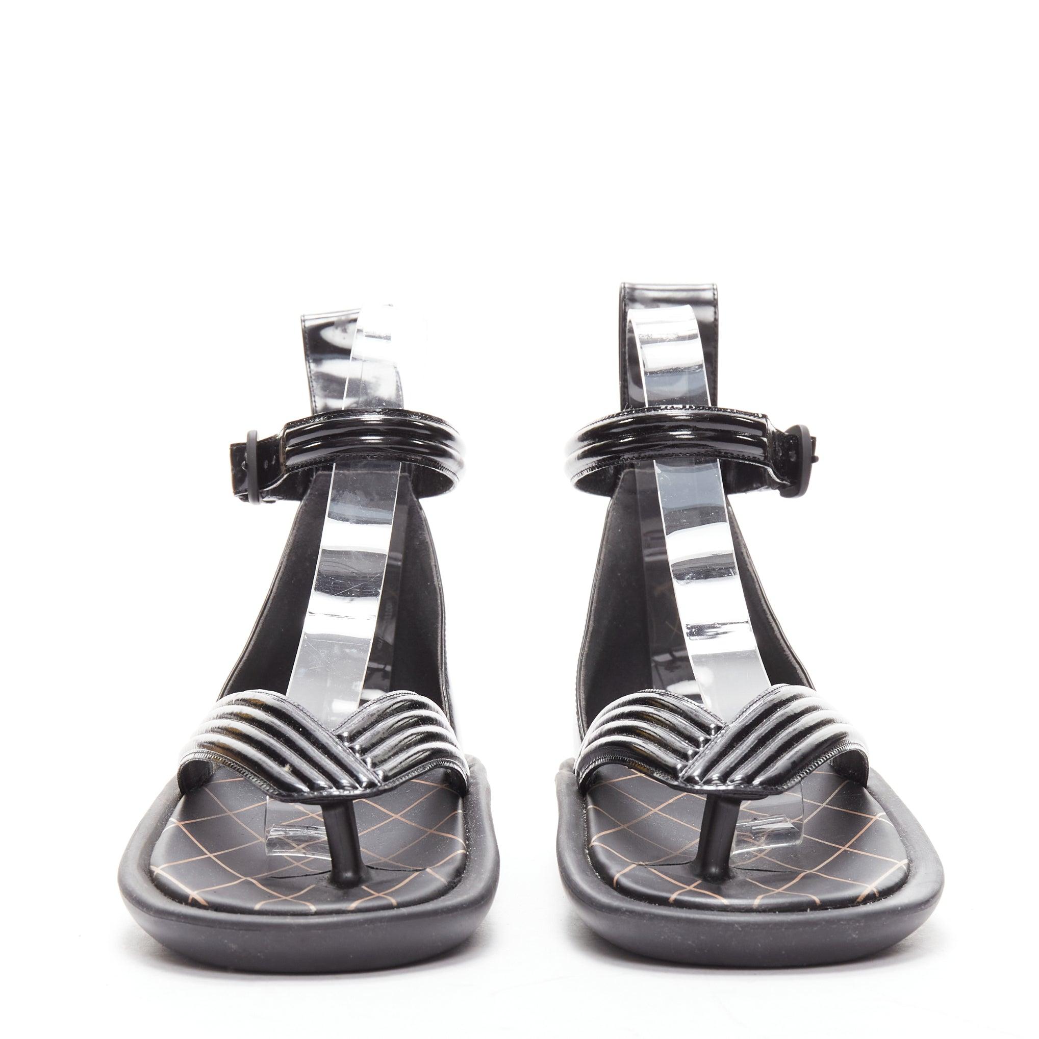 Black LOUIS VUITTON Desert Dream black leather geta thong sandals EU38 For Sale
