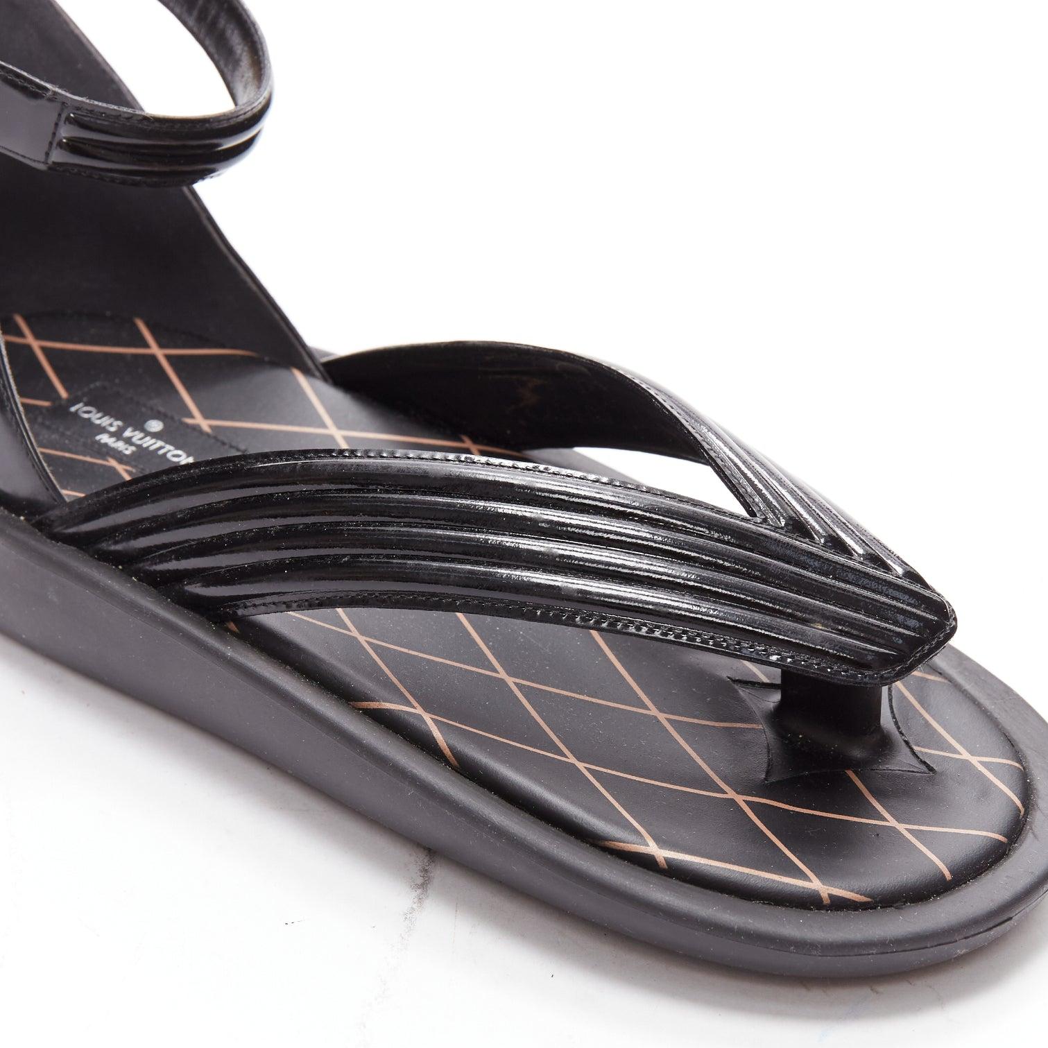 LOUIS VUITTON Desert Dream black leather geta thong sandals EU38 For Sale 2
