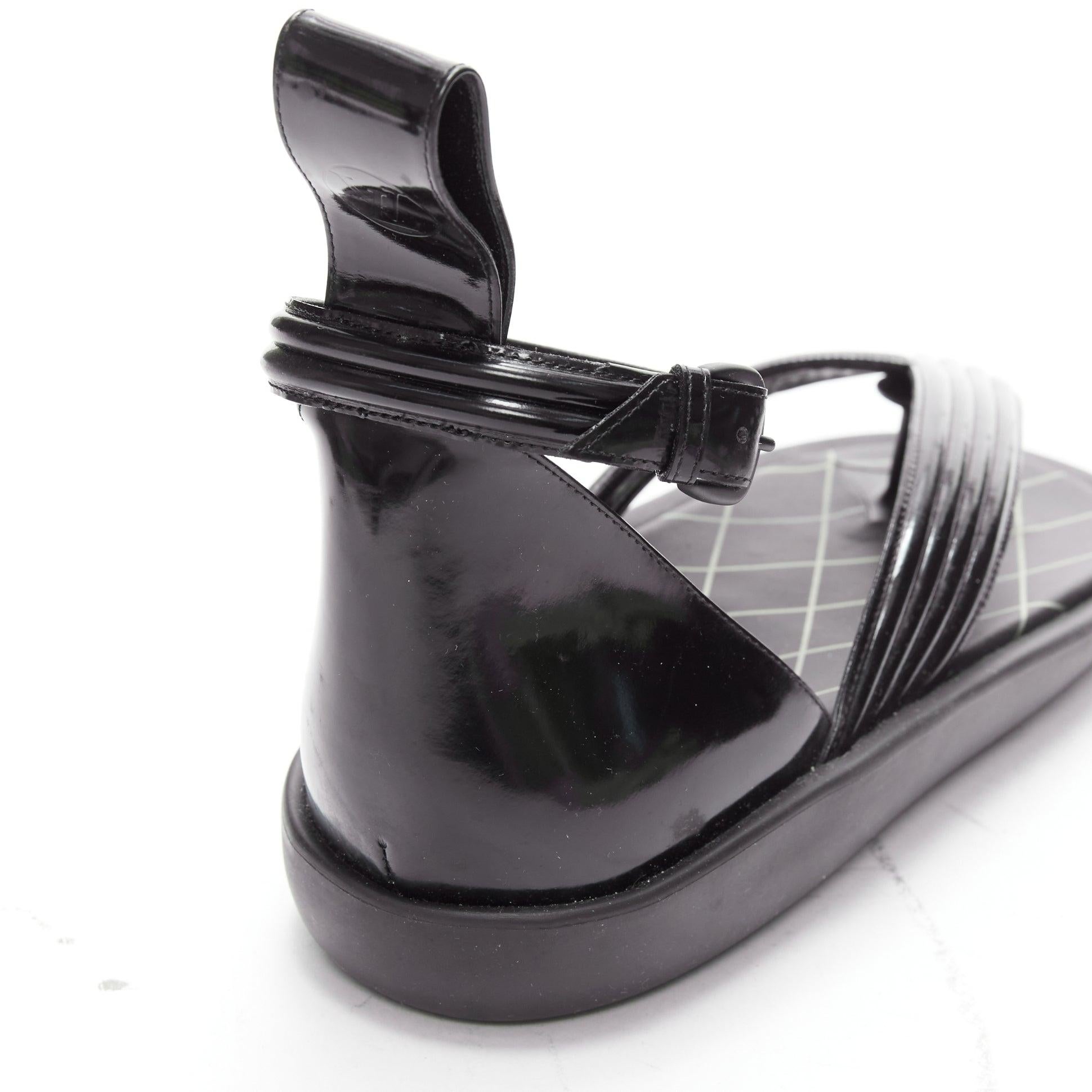 LOUIS VUITTON Desert Dream black leather geta thong sandals EU38 For Sale 3
