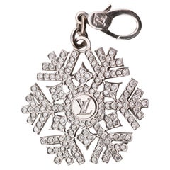 Louis Vuitton Diamond 18K White Gold Snowflake Charm Pendant