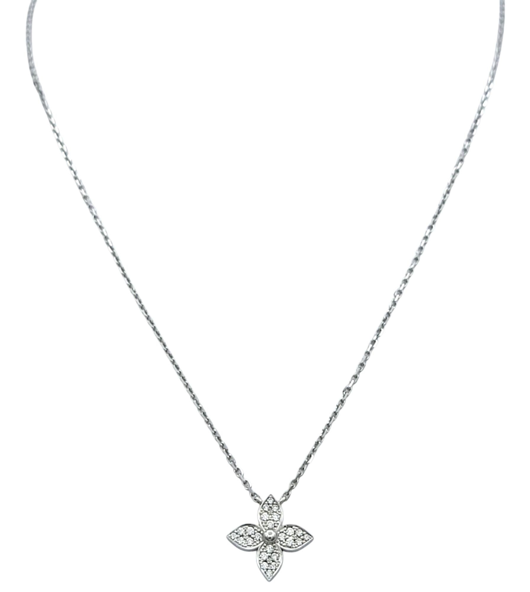 Contemporary Louis Vuitton Diamond Idylle Star Blossom Pendant Necklace 18 Karat White Gold For Sale