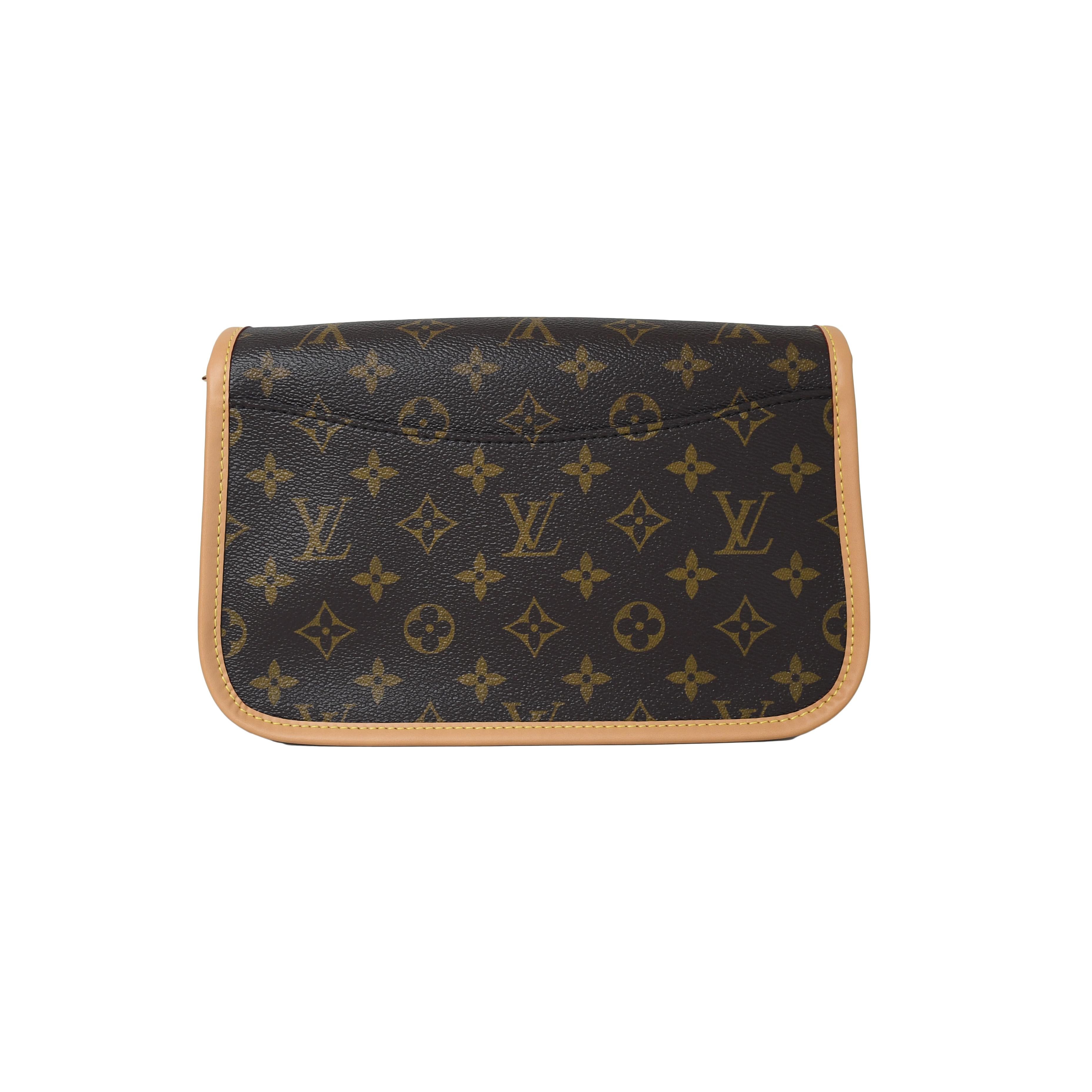 Louis Vuitton Diane Monogram Black White Strap

Condition: Brand New

Ref Code: M45985

Dimension: 3.5 x 5.9 x 9.4 in

Accompanied by: This item comes with all accessories