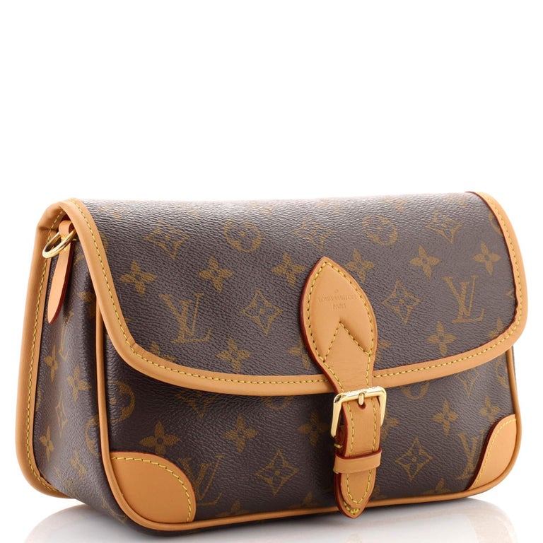 Diane cloth handbag Louis Vuitton Brown in Cloth - 37739778