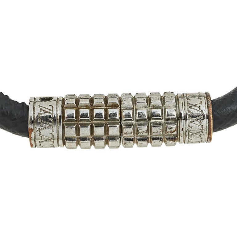 Louis Vuitton Digit Silver Tone Metal and Leather Bracelet at 1stDibs   louis vuitton magnetic bracelet, blue louis vuitton bracelet, louis vuitton  digit bracelet