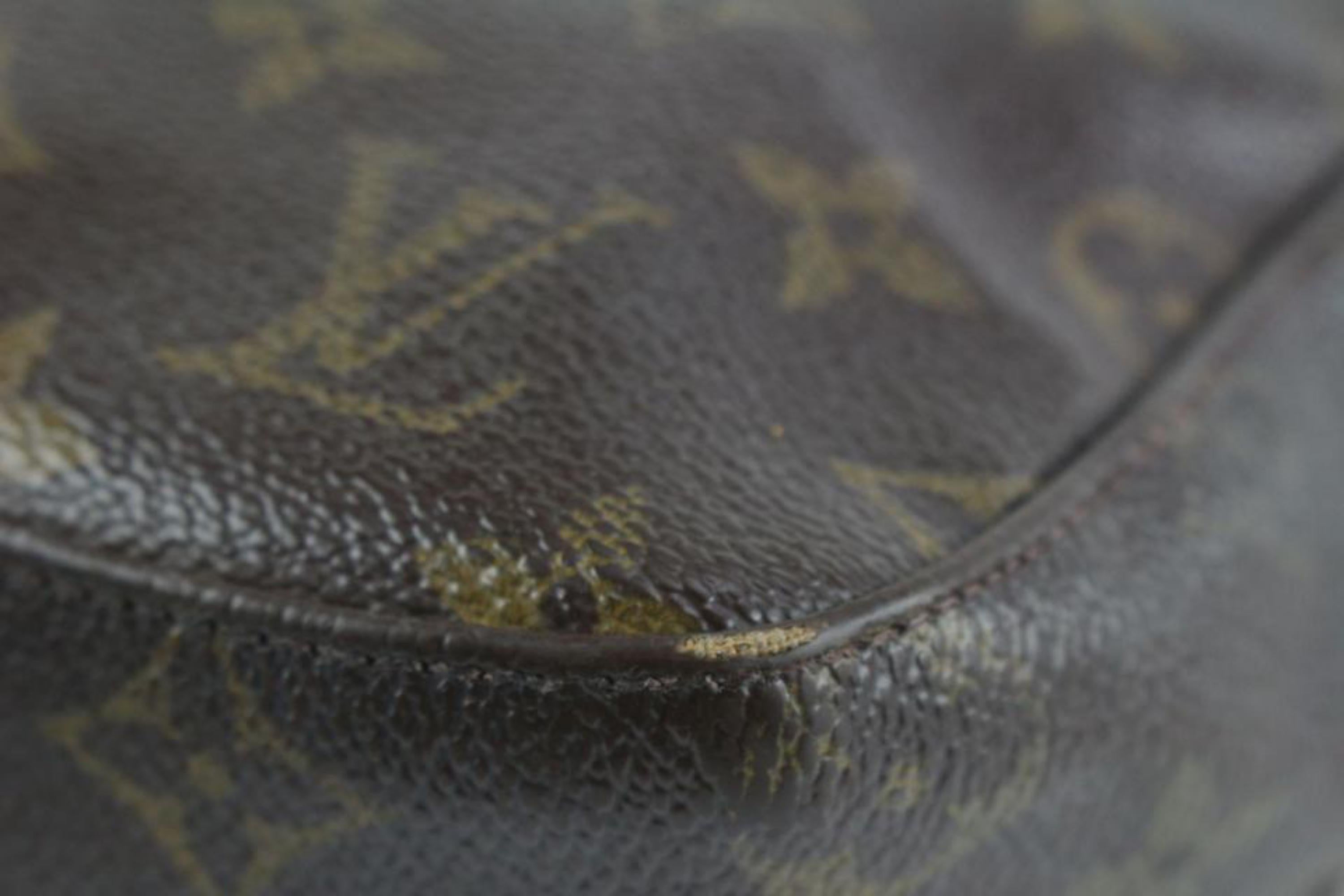 Louis Vuitton Discontinued Monogram Loopin MM Zip Hobo 5LZ1209 In Fair Condition For Sale In Dix hills, NY