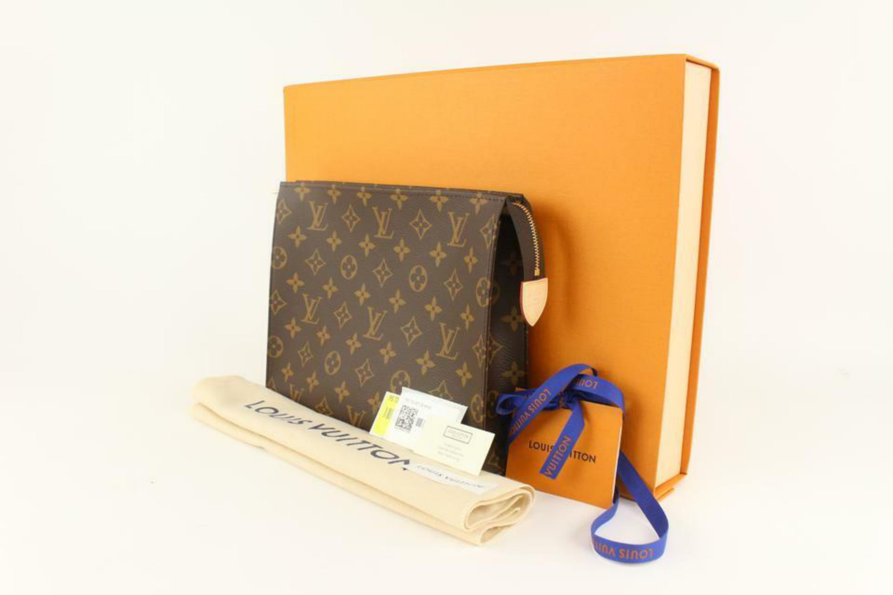 Louis Vuitton Discontinued Monogram Toiletry Pouch 26 Cosmetic Case 1LK1118 For Sale 4