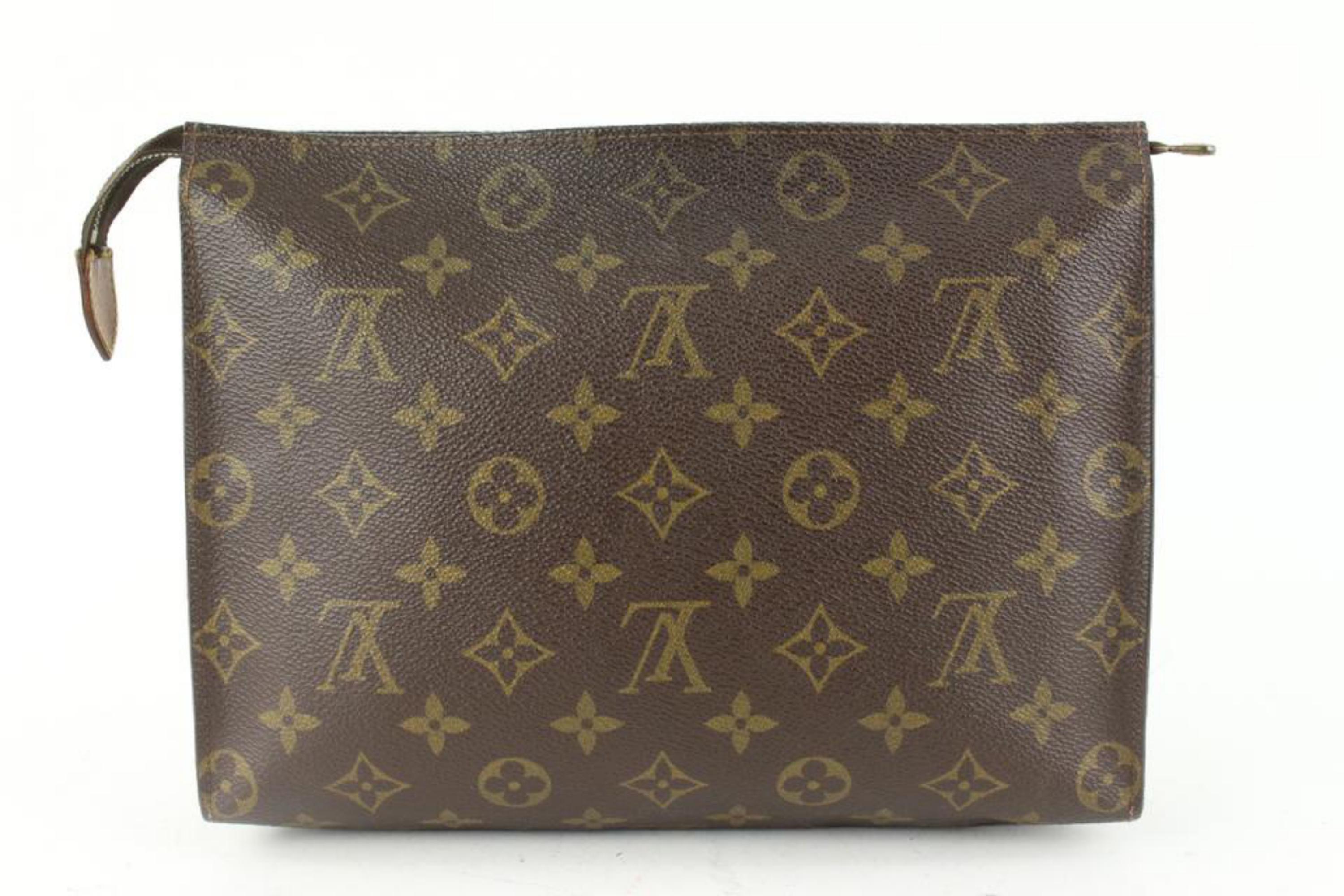 Louis Vuitton Discontinued Monogram Toiletry Pouch 26 Poche Toilette 111lv16 In Good Condition For Sale In Dix hills, NY