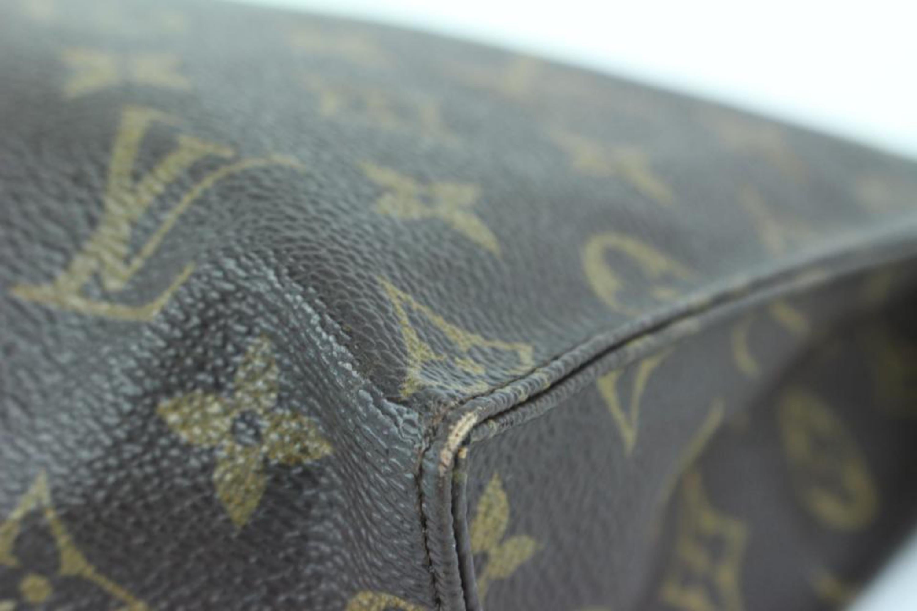 Louis Vuitton - Pochette de toilette monogrammée discontinuée 26 - 112lv39 en vente 4