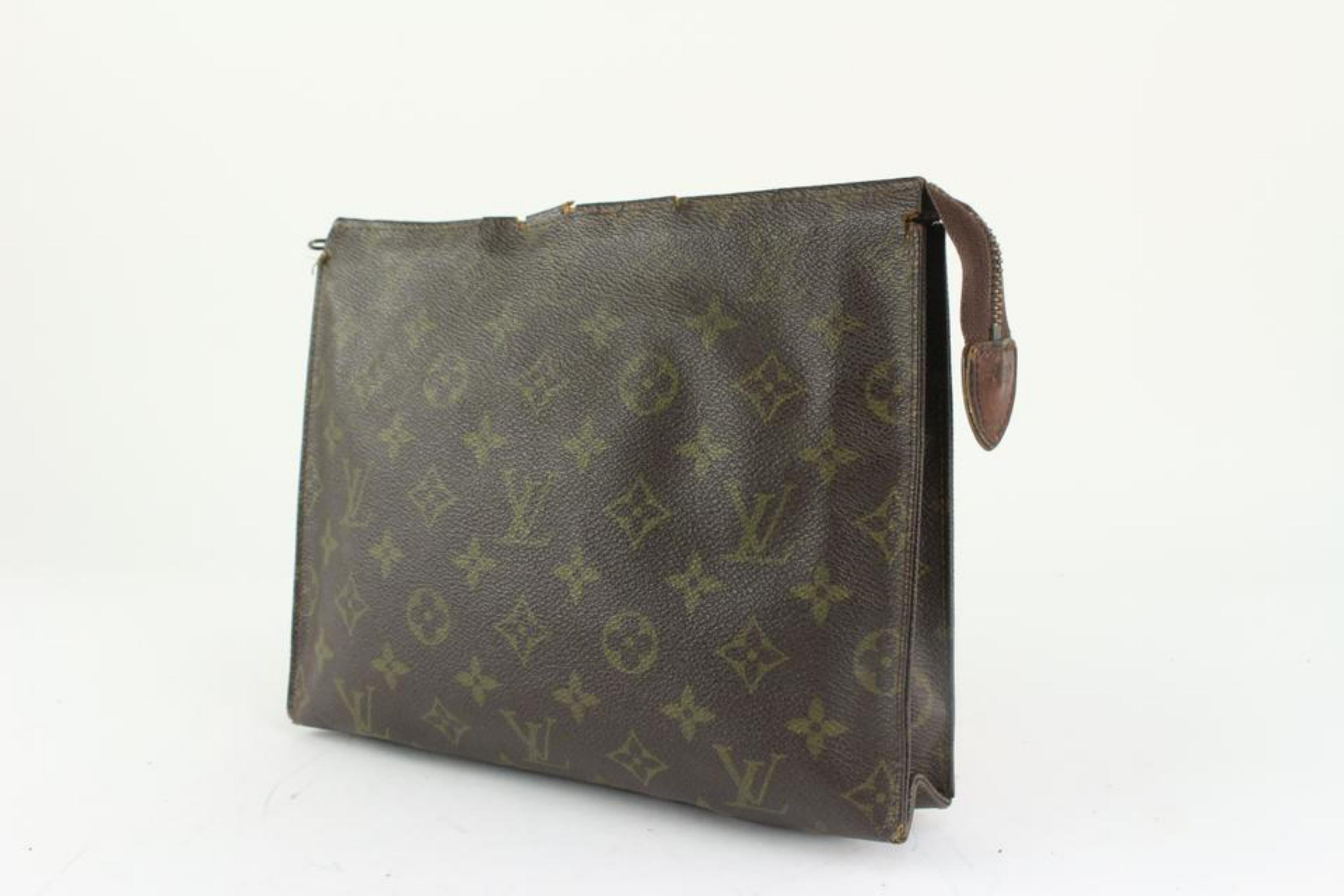 Louis Vuitton Discontinued Monogram Toiletry Pouch 26 Poche Toilette 1216lv49
Date Code/Serial Number: 842
Made In: France
Measurements: Length:  9.5