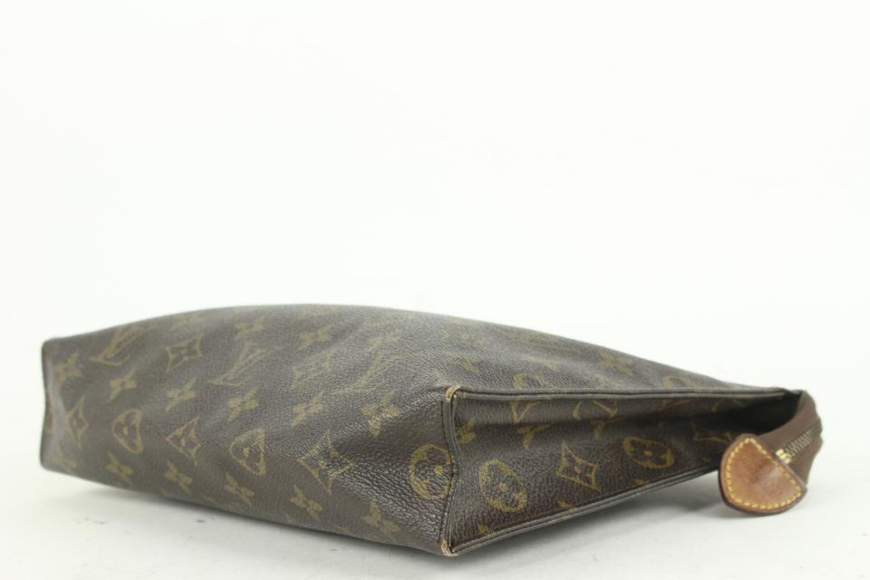Louis Vuitton Discontinued Monogram Toiletry Pouch 26 Poche Toilette Make 1lz110 In Fair Condition For Sale In Dix hills, NY