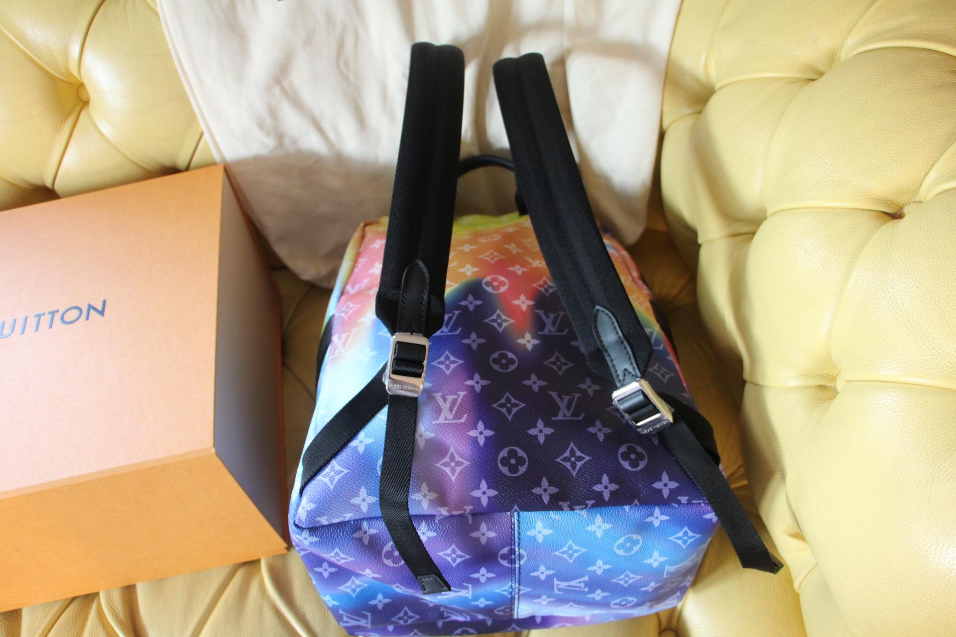 Louis Vuitton Discovery Backpack , very limited Sunset collection by Virgil Abloh In New Condition In Saint-ouen, FR