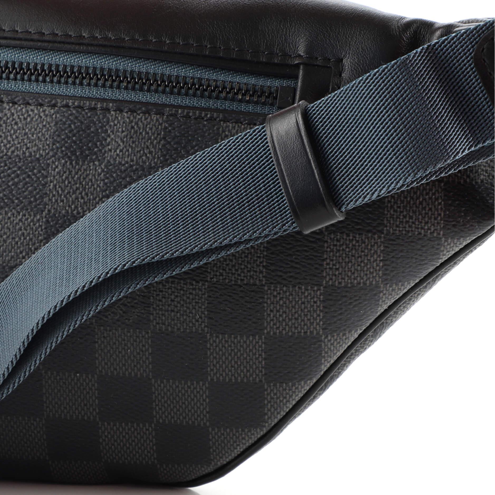 Louis Vuitton Discovery Bumbag Damier Graphite In Good Condition In NY, NY