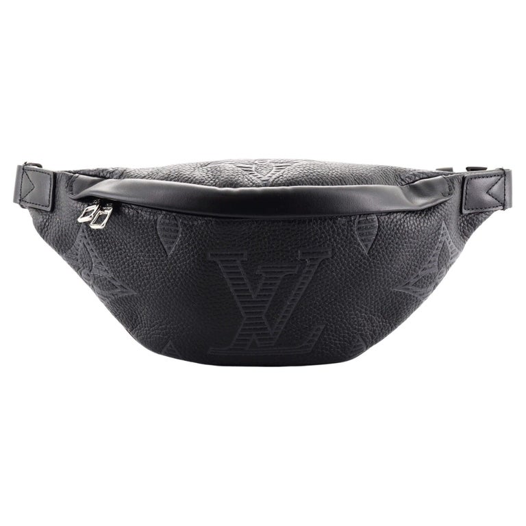 Louis Vuitton Discovery Bumbag Taurillon Shadow Leather at 1stDibs