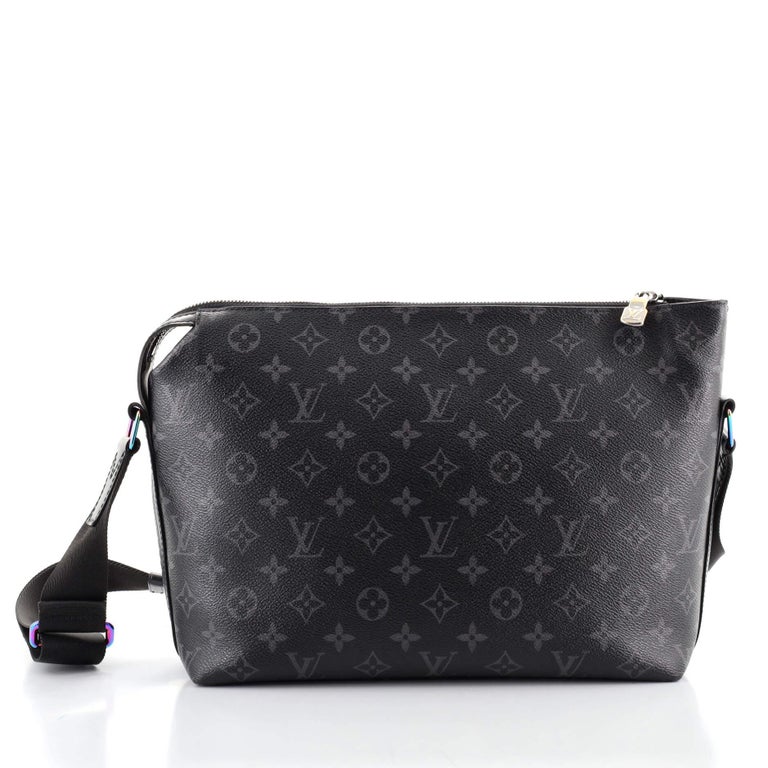 LOUIS VUITTON Discovery・Bumbag Size PM Noir M46035 Monogram Eclipse–  GALLERY RARE Global Online Store
