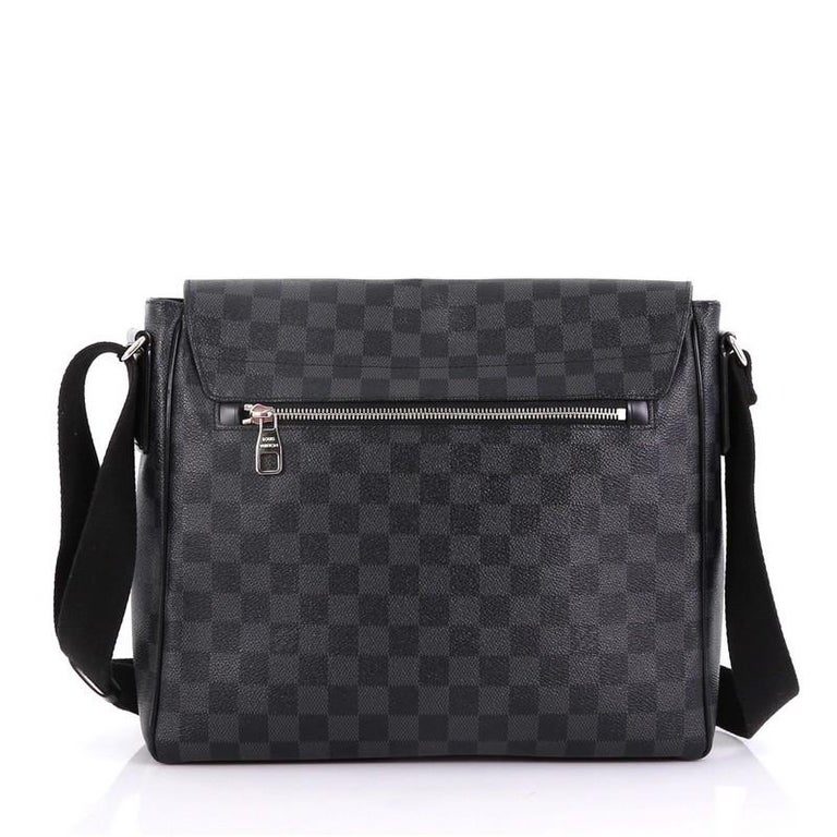 Louis Vuitton District Messenger Bag Damier Graphite MM at 1stDibs