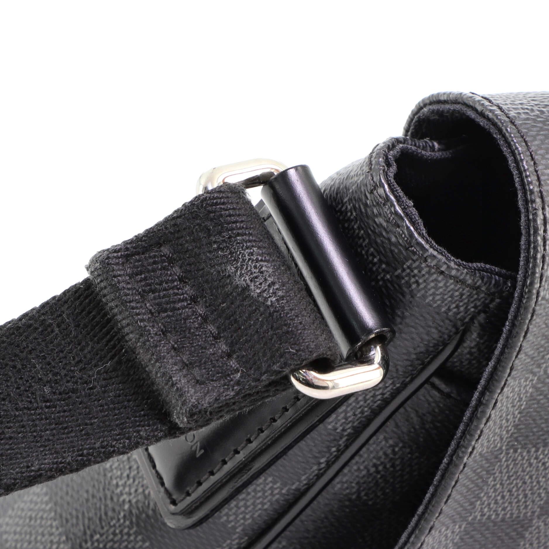 Louis Vuitton District Messenger Bag Damier Graphite PM 1