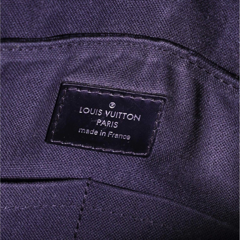 Louis Vuitton, a Damier Graphite 'District' messenger bag, 2016. - Bukowskis