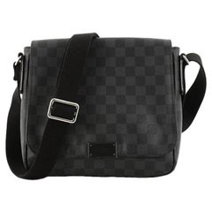 Messenger Bag von Louis Vuitton District, Damier Graphit PM
