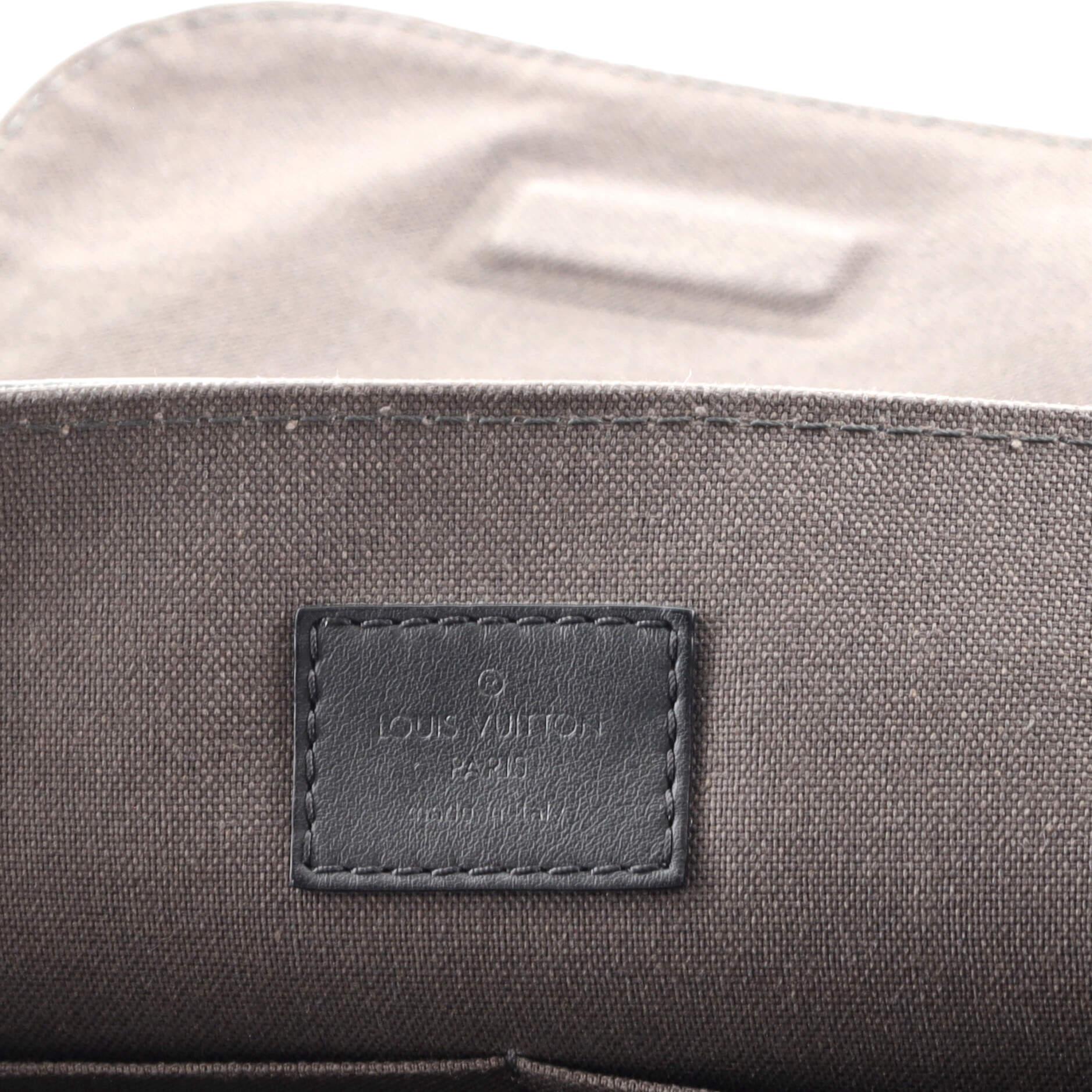 Women's or Men's Louis Vuitton District Messenger Bag Damier Infini Leather PM