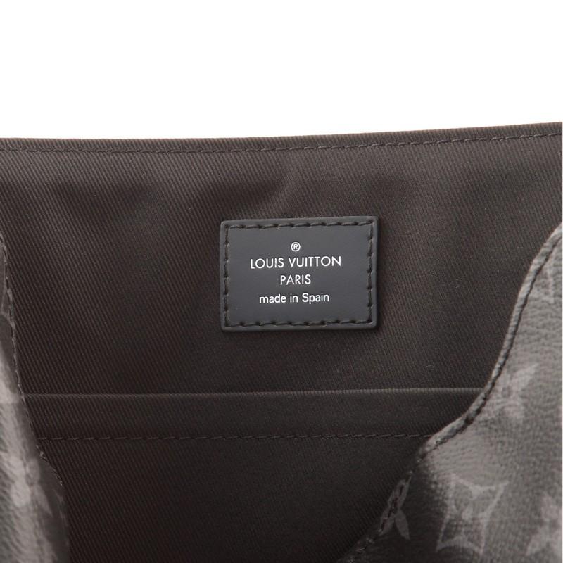 Louis Vuitton District Messenger Bag Monogram Eclipse Canvas PM In Good Condition In NY, NY