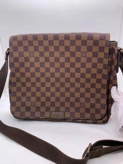 Louis Vuitton District MM Messenger Bag Damier Graphite Canvas N41212