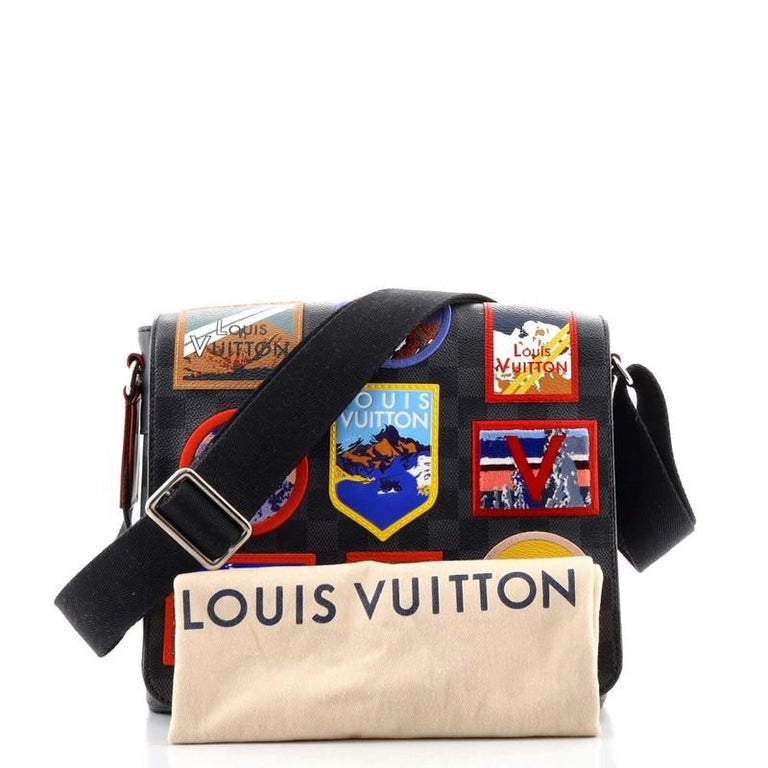 Louis Vuitton District NM Messenger Bag Damier Graphite PM at 1stDibs  louis  vuitton blue messenger bag, louis vuitton district pm blue, louis vuitton  messenger bag blue