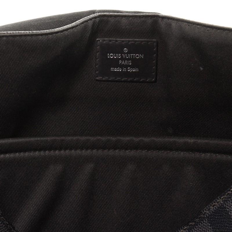 Louis Vuitton District NM Messenger Bag Damier Graphite GM 4