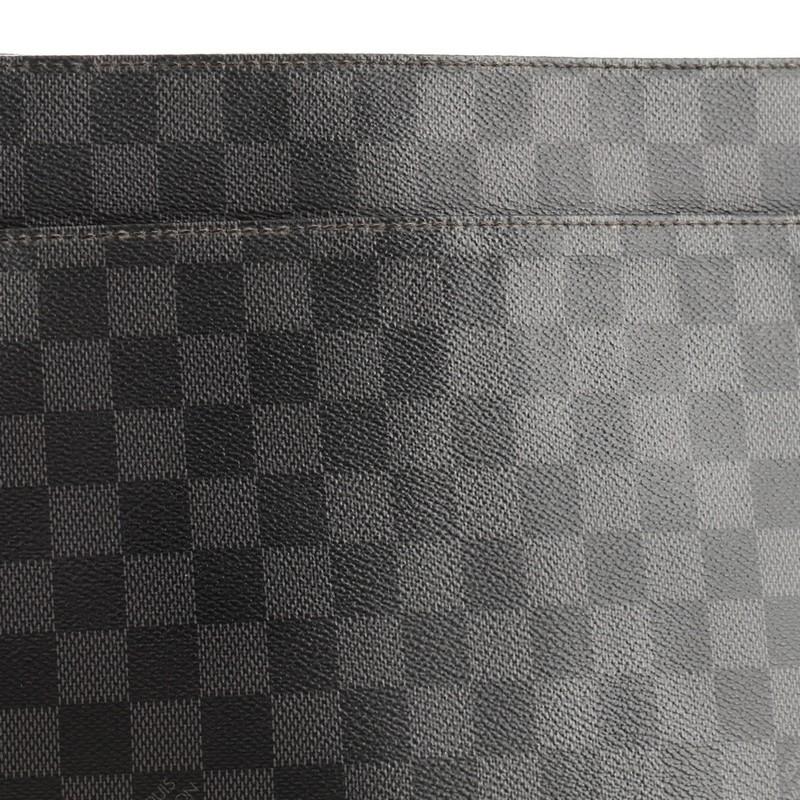 Women's or Men's Louis Vuitton District NM Messenger Bag Damier Graphite GM