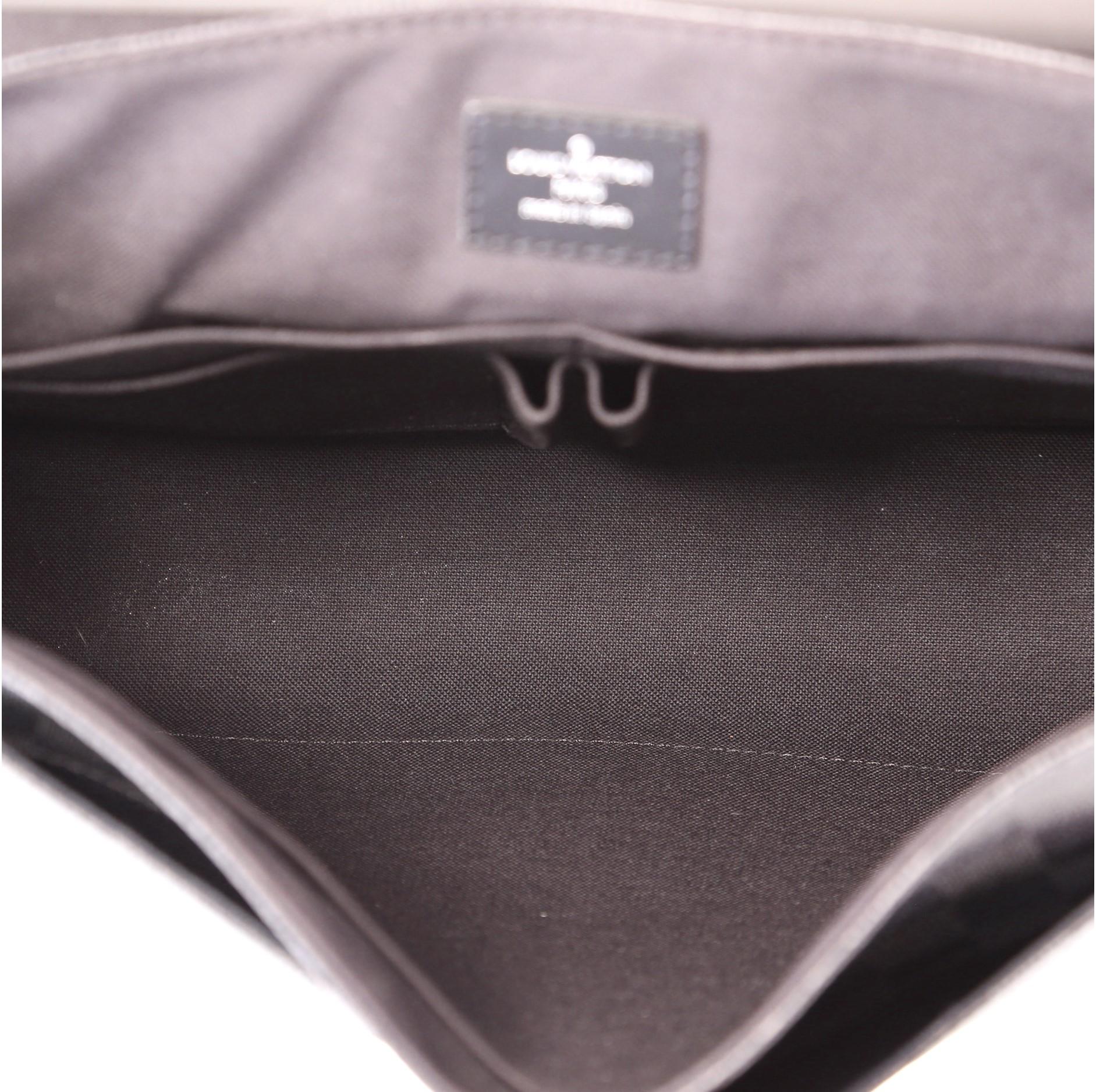 Louis Vuitton District NM Messenger Bag Damier Graphite MM 1