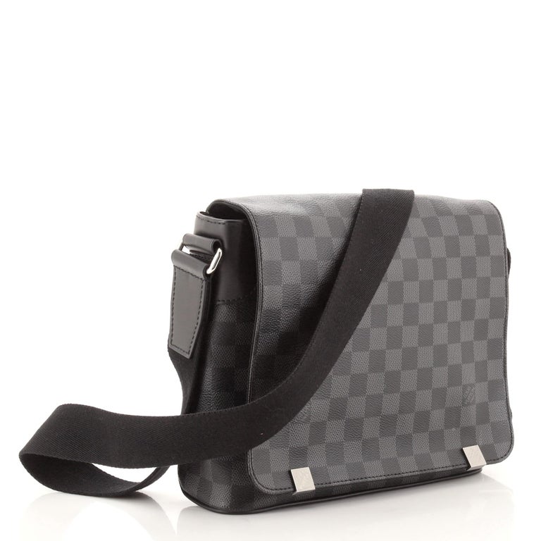 Louis Vuitton District NM Messenger Bag Damier Graphite PM Black 21493057