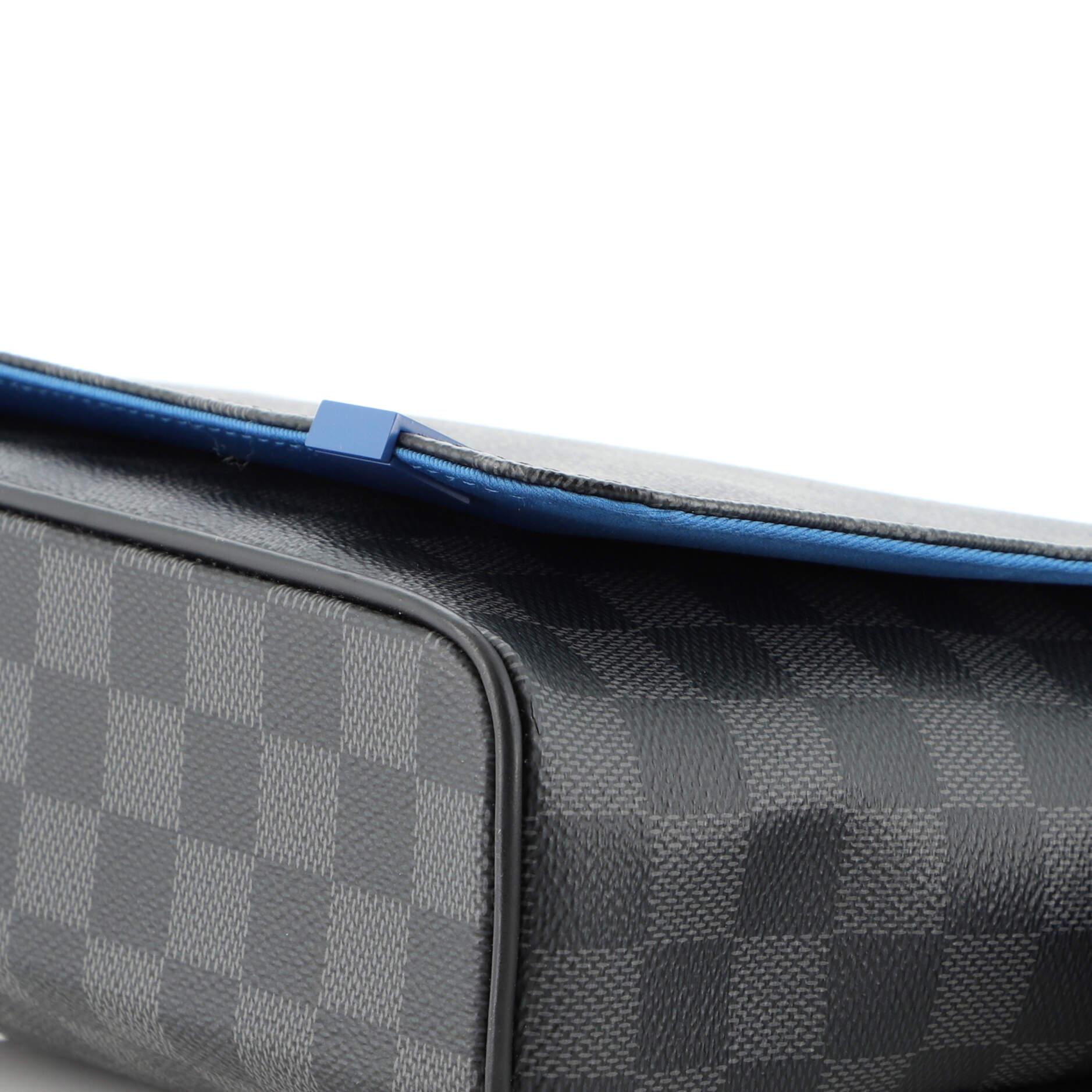 Louis Vuitton District NM Messenger Bag Damier Graphite PM In Good Condition In NY, NY