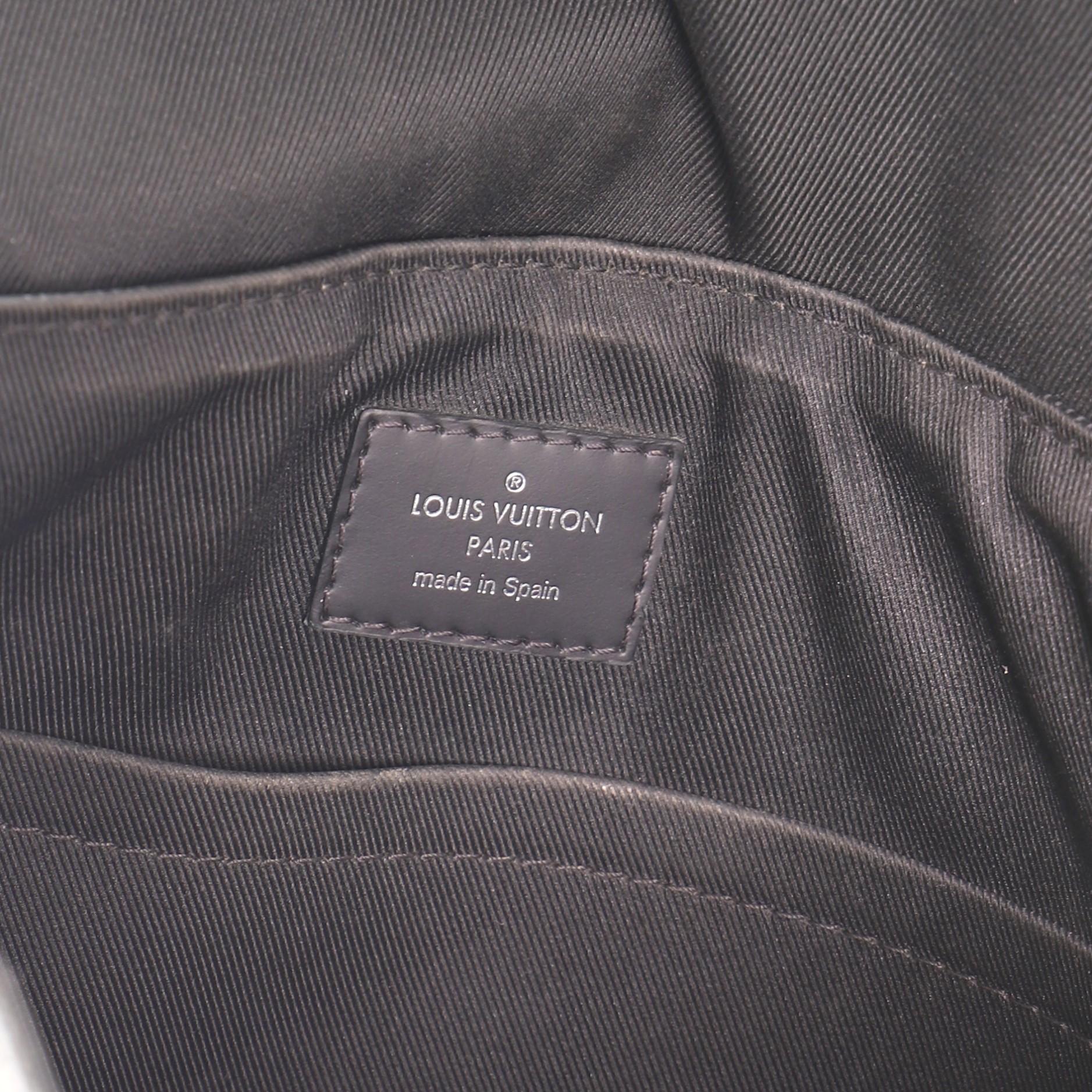 Louis Vuitton District NM Messenger Bag Damier Graphite PM 1