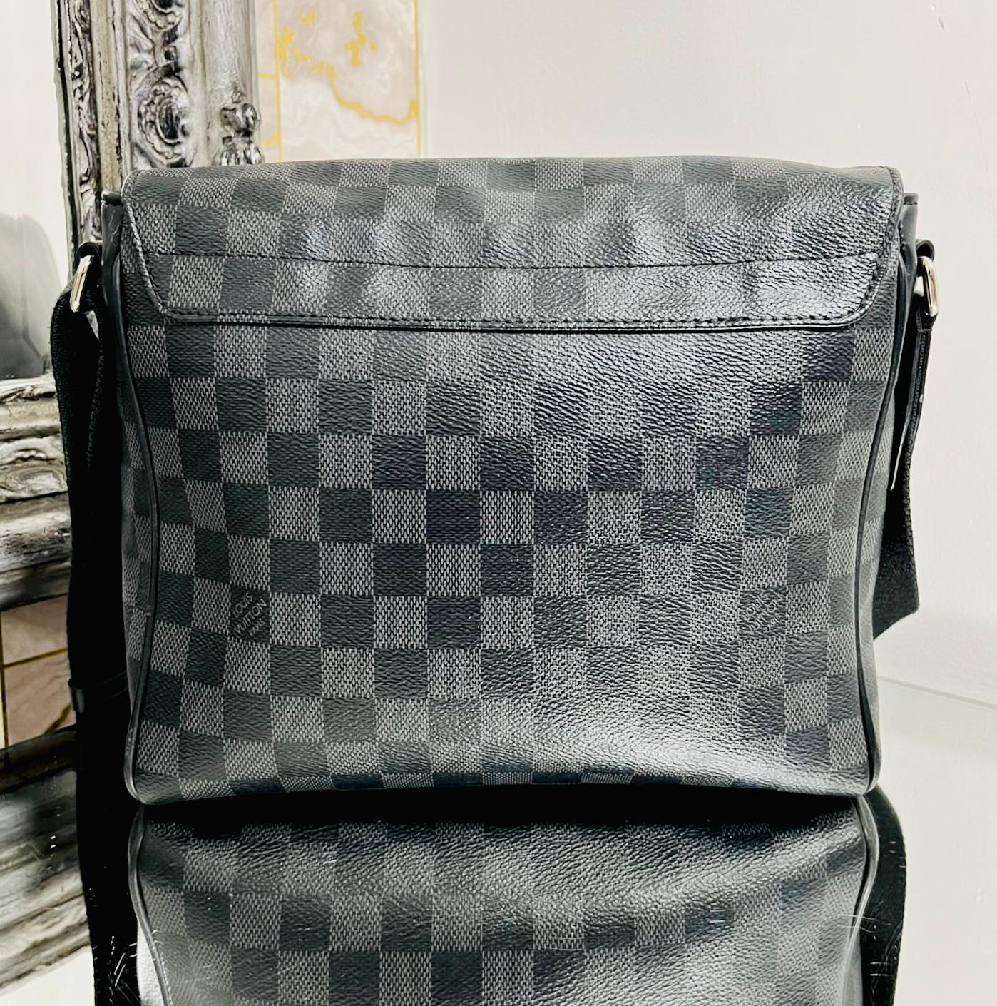 Messenger-Tasche von Louis Vuitton District PM Damen