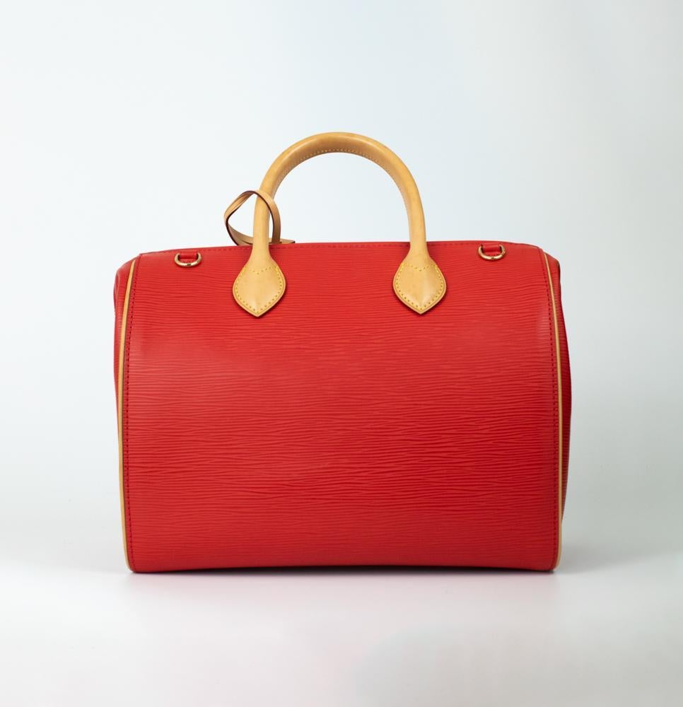 LOUIS VUITTON Doc Shoulder bag in Red Leather In Excellent Condition In Clichy, FR