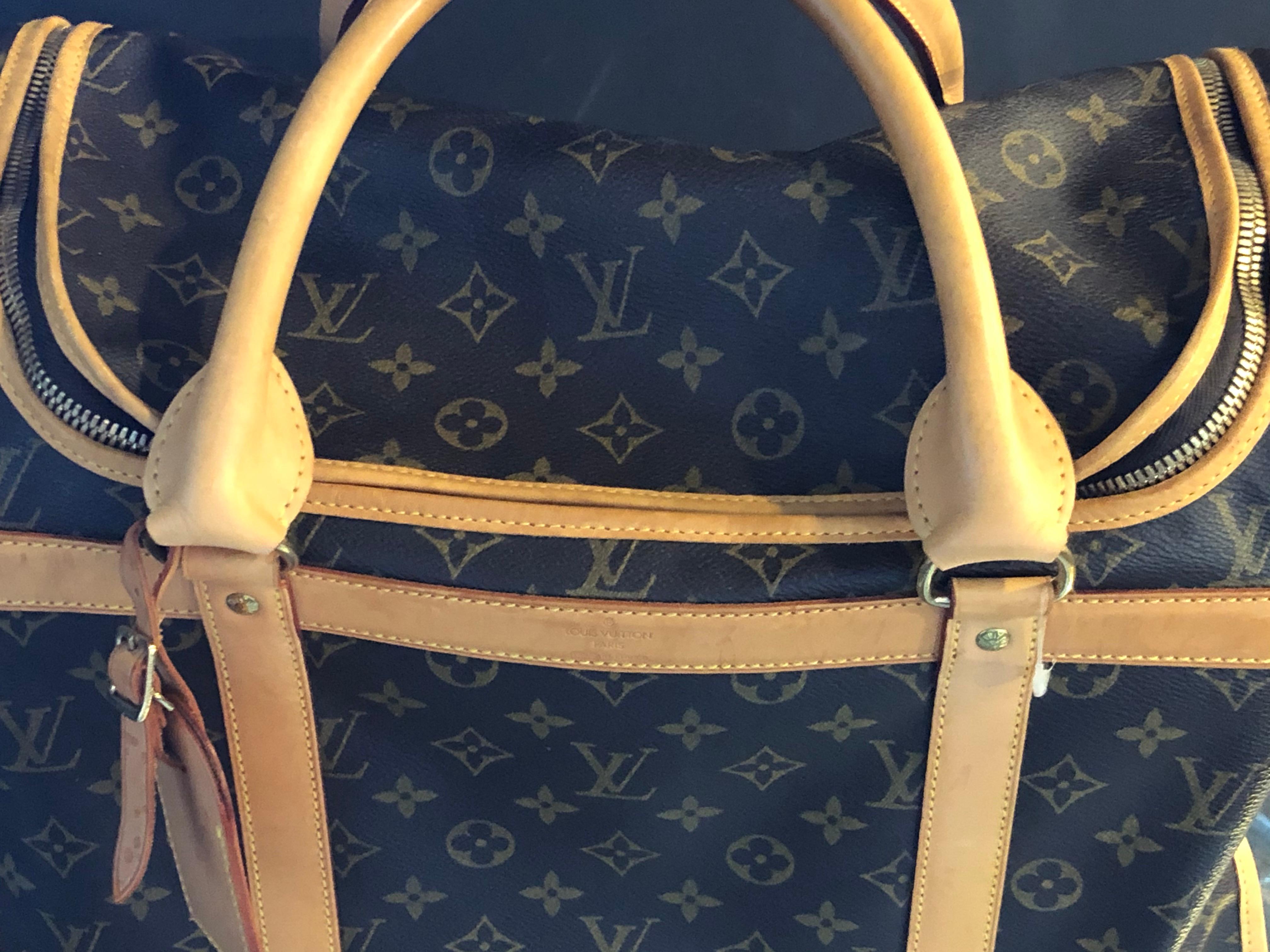 Contemporary Louis Vuitton Dog Carrier 40 Monogram Canvas Luggage Bag For Sale