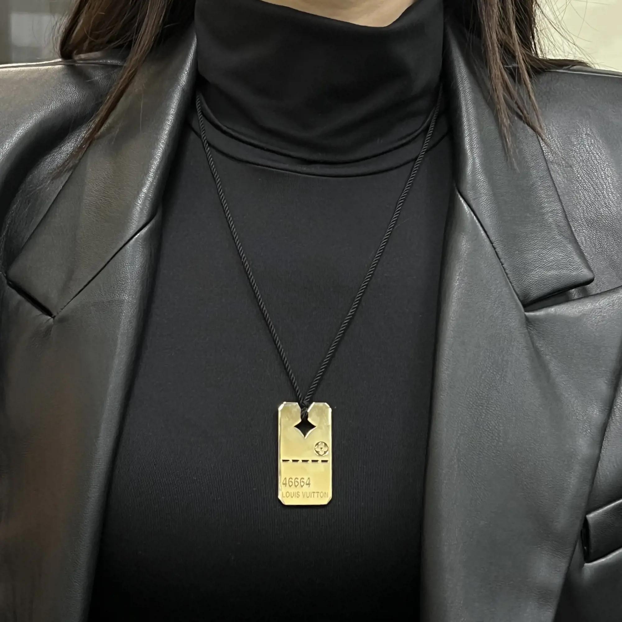 Louis Vuitton Dog Tag Pendant Necklace 18K Yellow Gold In Excellent Condition In New York, NY