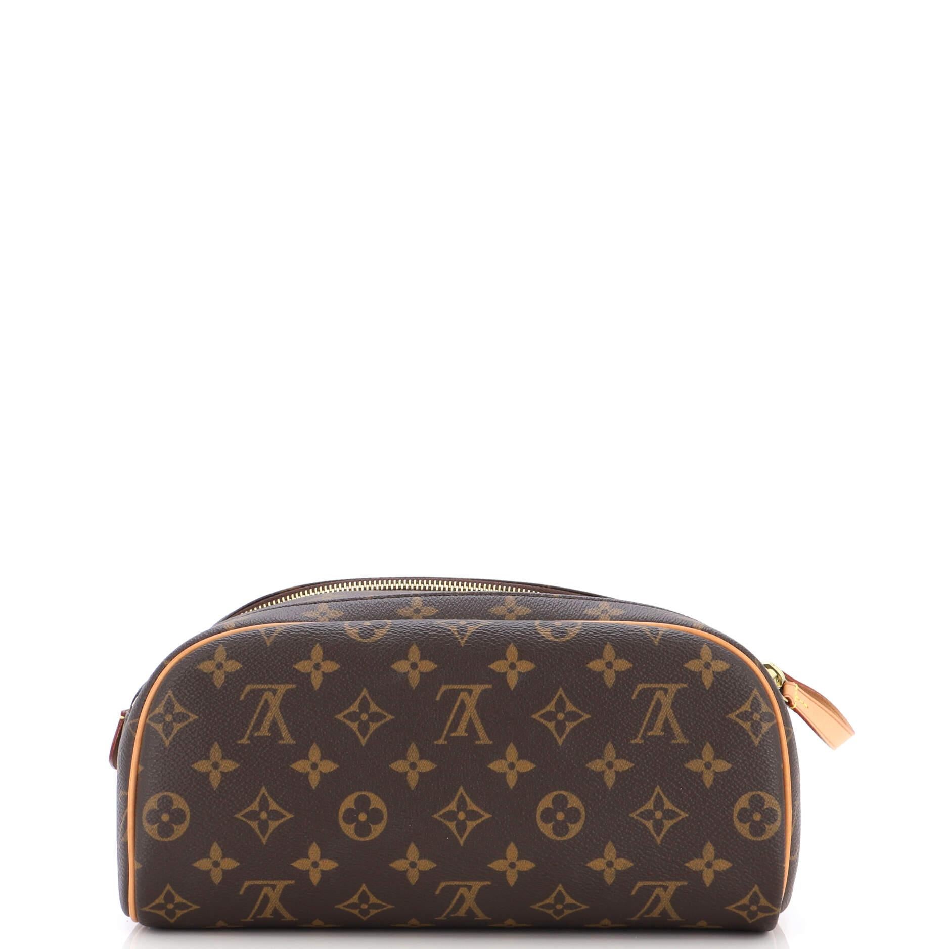 Louis Vuitton Dopp Kit Toiletry Pouch Monogram Canvas In Good Condition In NY, NY