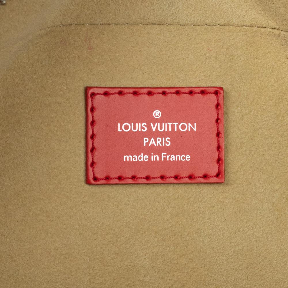 LOUIS VUITTON, Dora Umhängetasche aus rotem Segeltuch im Angebot 1