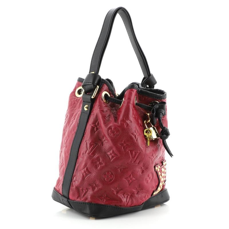 Louis Vuitton Double Jeu Neo Noe Tasche aus geprägtem Leder mit Monogramm (Braun)