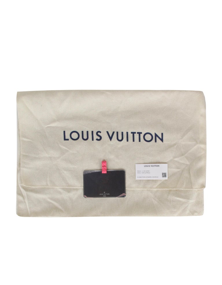 Louis Vuitton Dragon Fruit Epi Leather Twist PM Crossbody Bag at 1stDibs  louis  vuitton cardstock, louis vuitton fruit bag, valentino dragon fruit