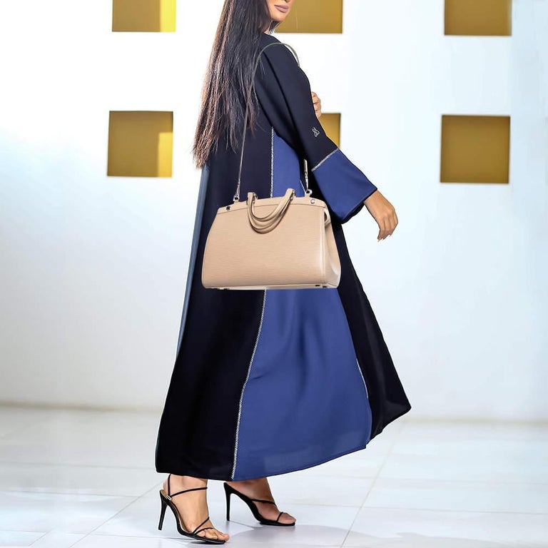 Louis Vuitton Dune Epi Leather Brea MM Bag In Good Condition For Sale In Dubai, Al Qouz 2