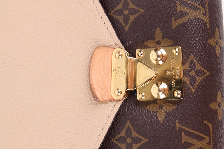 Louis Vuitton Monogram Pallas Chain Dune Ladies Handbag at Best
