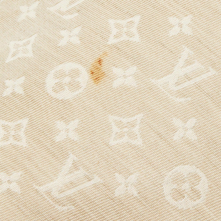 Louis Vuitton Bucket PM White Dune Mini Lin Monogram Canvas Shoulder Bag at  1stDibs