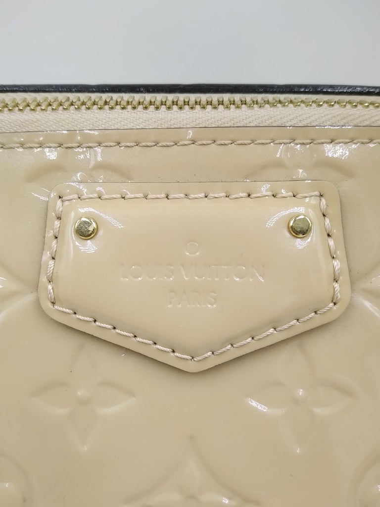 Women's or Men's Louis Vuitton Dune Monogram Vernis Montana Bag For Sale