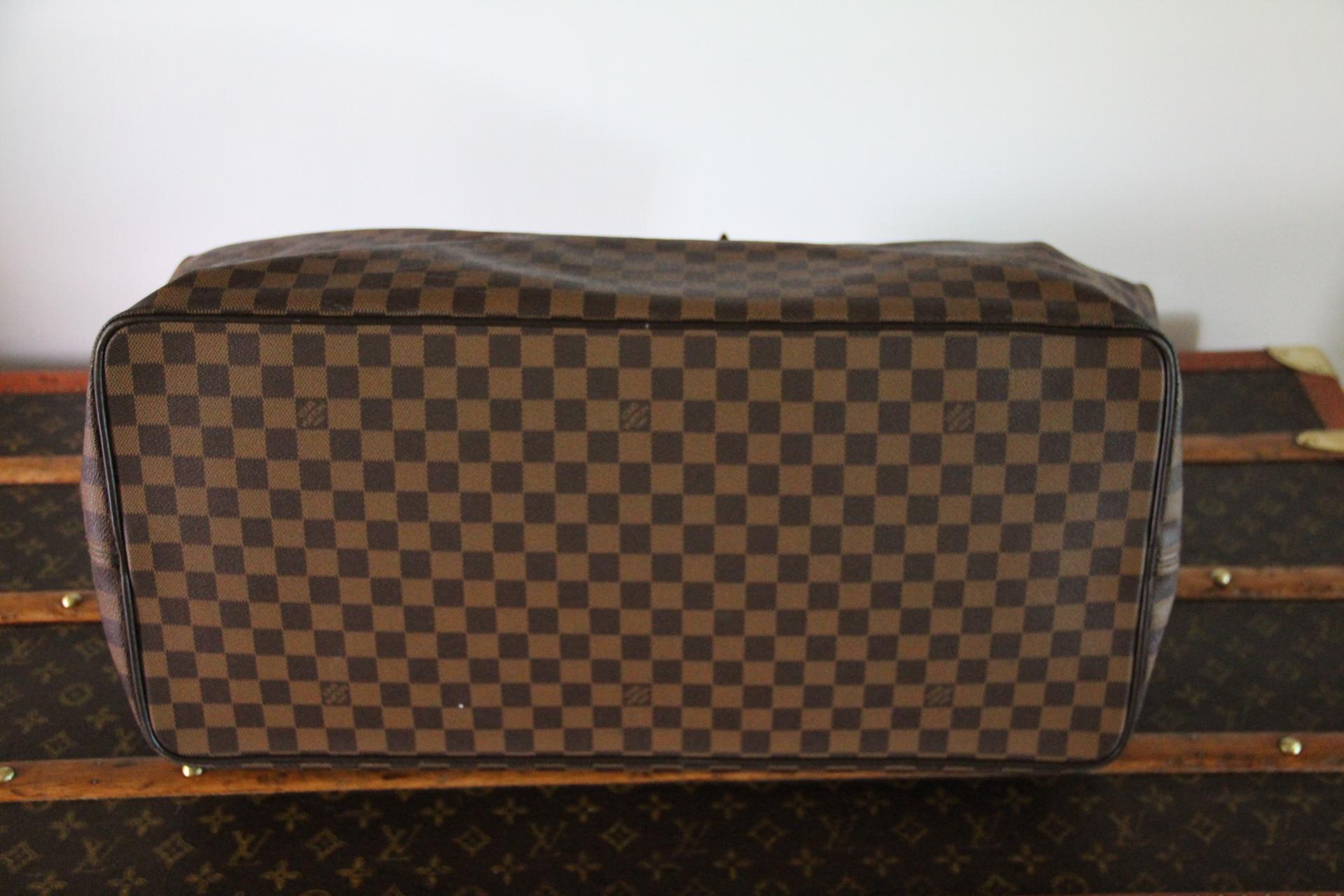 Borsa da viaggio grande in tela Louis Vuitton Ebene Damier in vendita 4