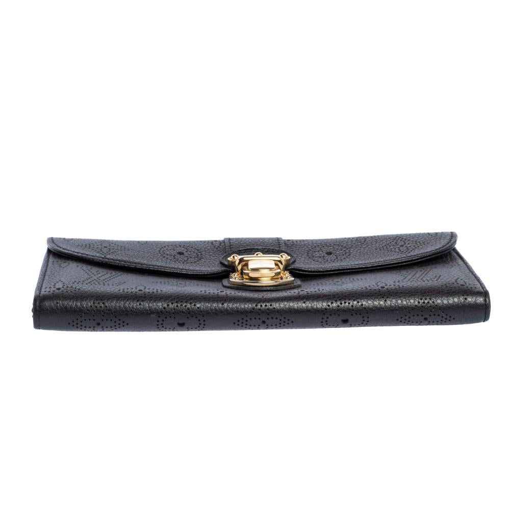Louis Vuitton Ebene Monogram Mahina Leather Amelia Wallet In Good Condition In Dubai, Al Qouz 2